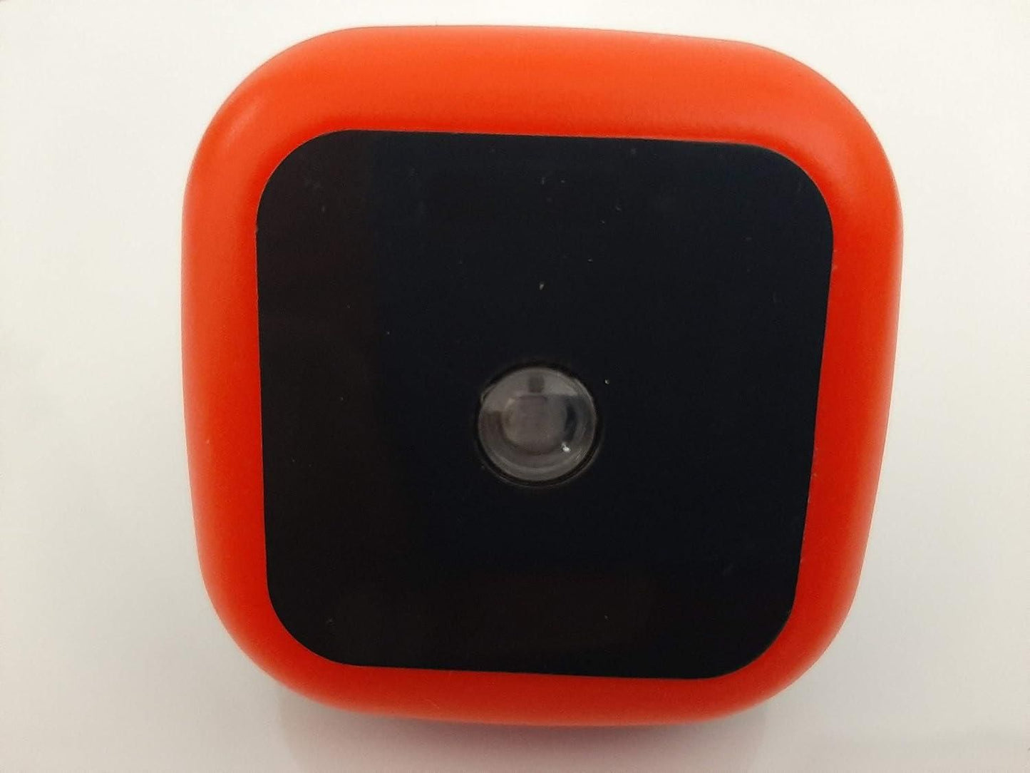 Smart LED Night Lamp with Automatic Light Sensor – Compact Bedroom & Home Decor Lamp