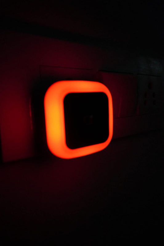 Smart LED Night Lamp with Automatic Light Sensor – Compact Bedroom & Home Decor Lamp