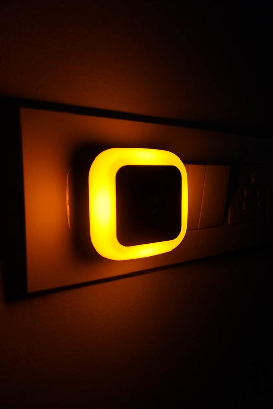 Smart LED Night Lamp with Automatic Light Sensor – Compact Bedroom & Home Decor Lamp